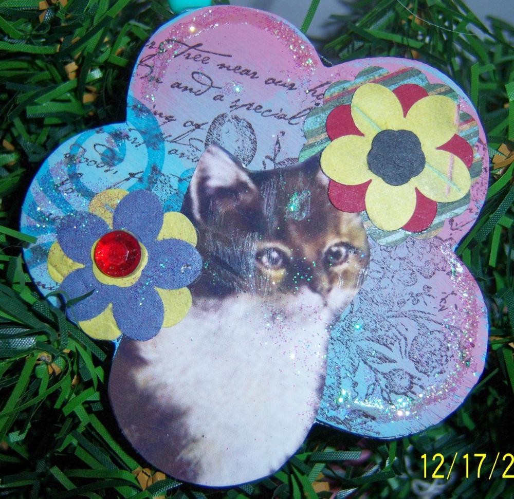 Here Kitty Ornament #1